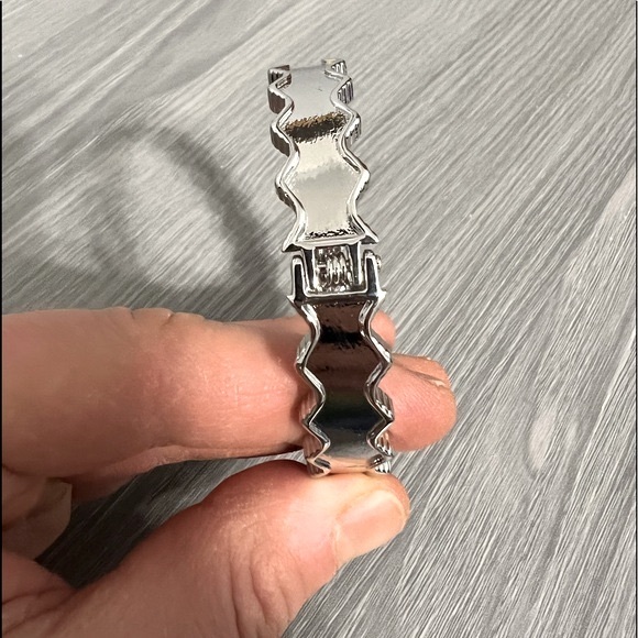 Pair of Vintage Metal Hinge Bangle Bracelets, Silver - Picture 4 of 6